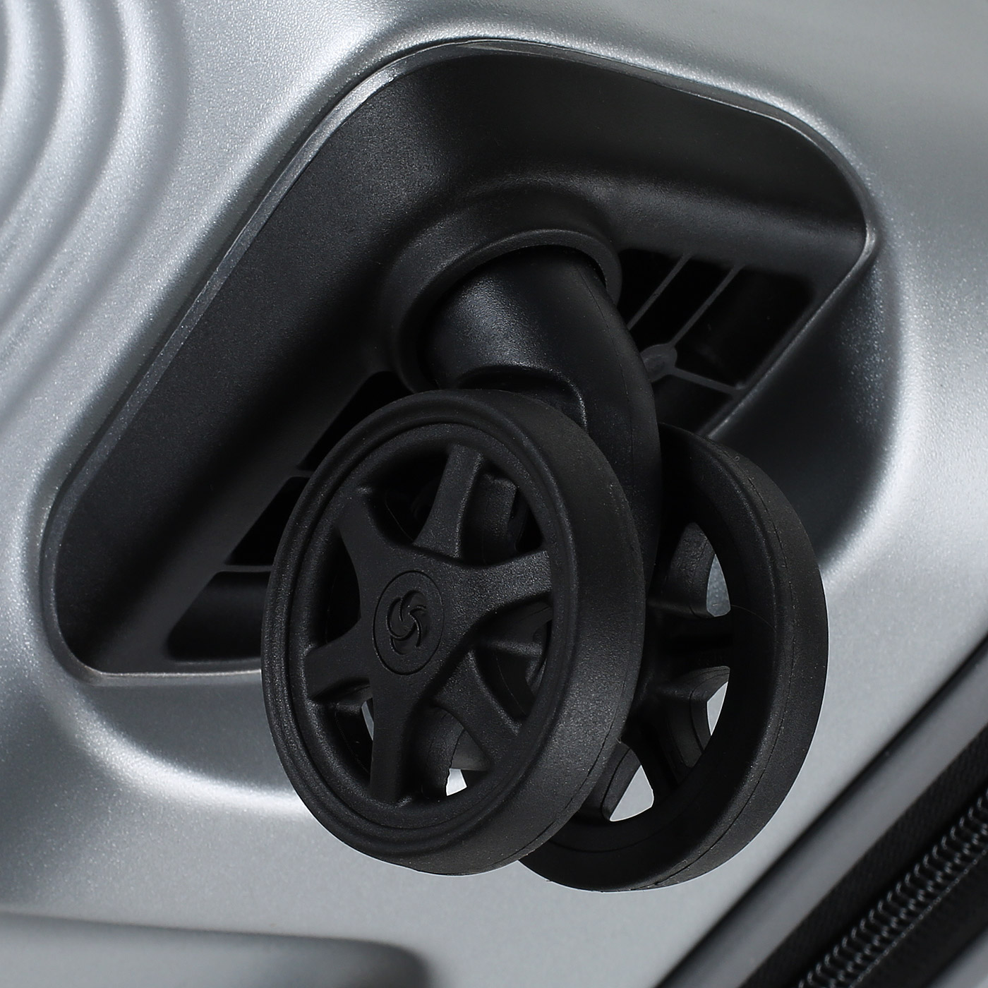 Чемодан большой L из поликарбоната Samsonite Nuon