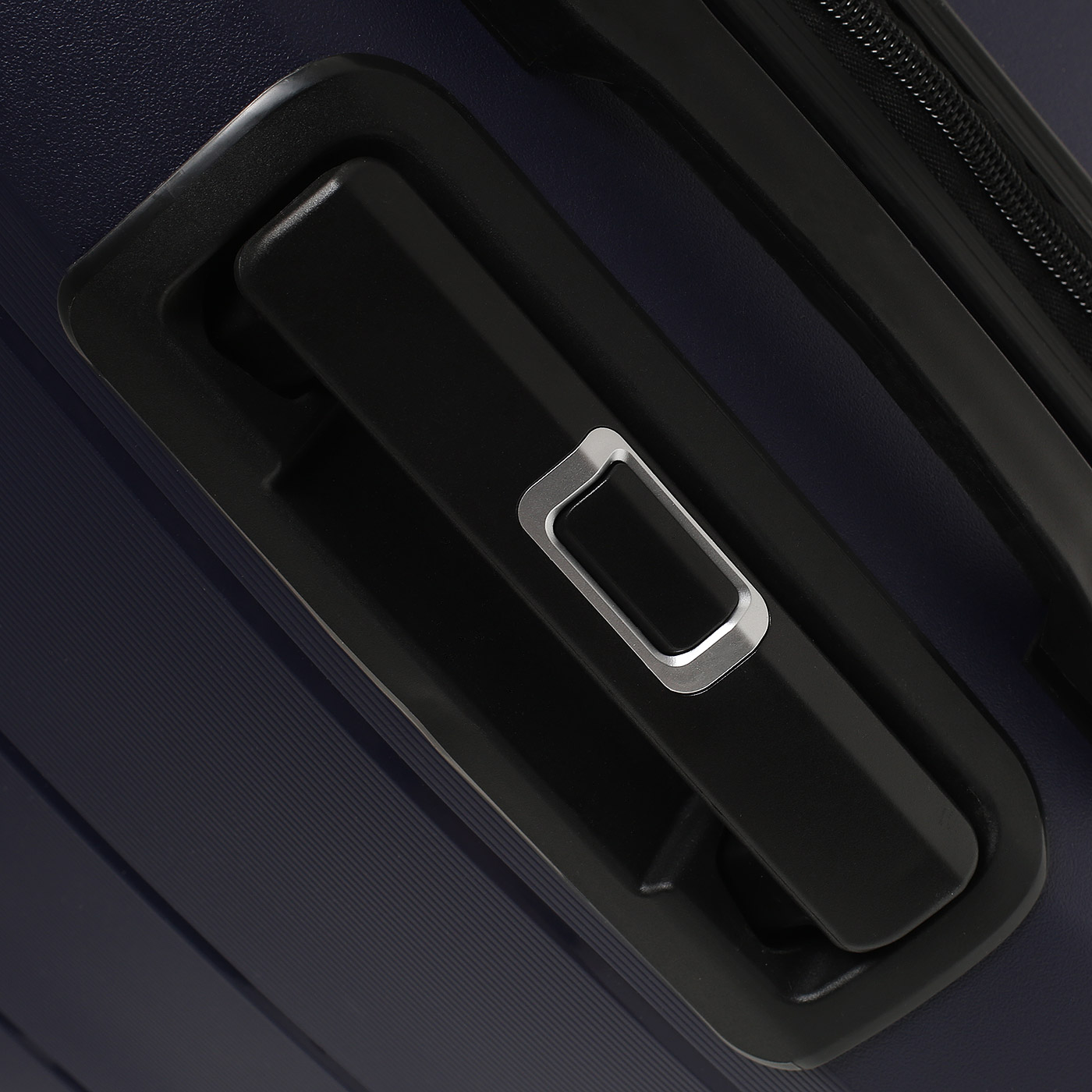 Чемодан средний M из полипропилена Sun Voyage Elite