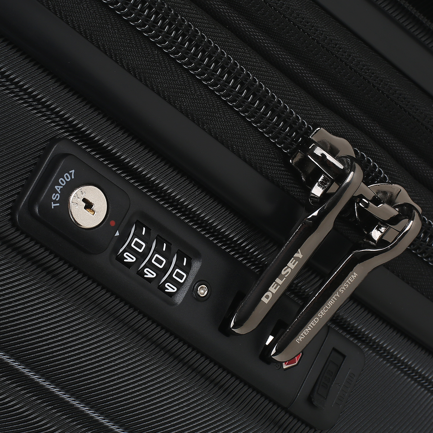 Чемодан на колесах Delsey Shadow 5.0