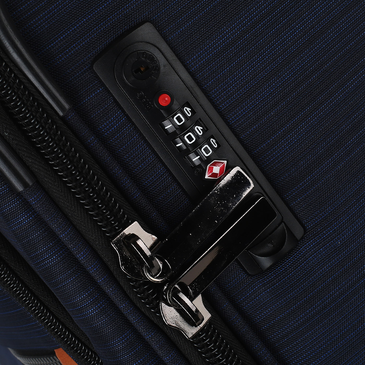 Чемодан большой L тканевый с кодовым замком Ricardo Cabrillo 2.0 Softside