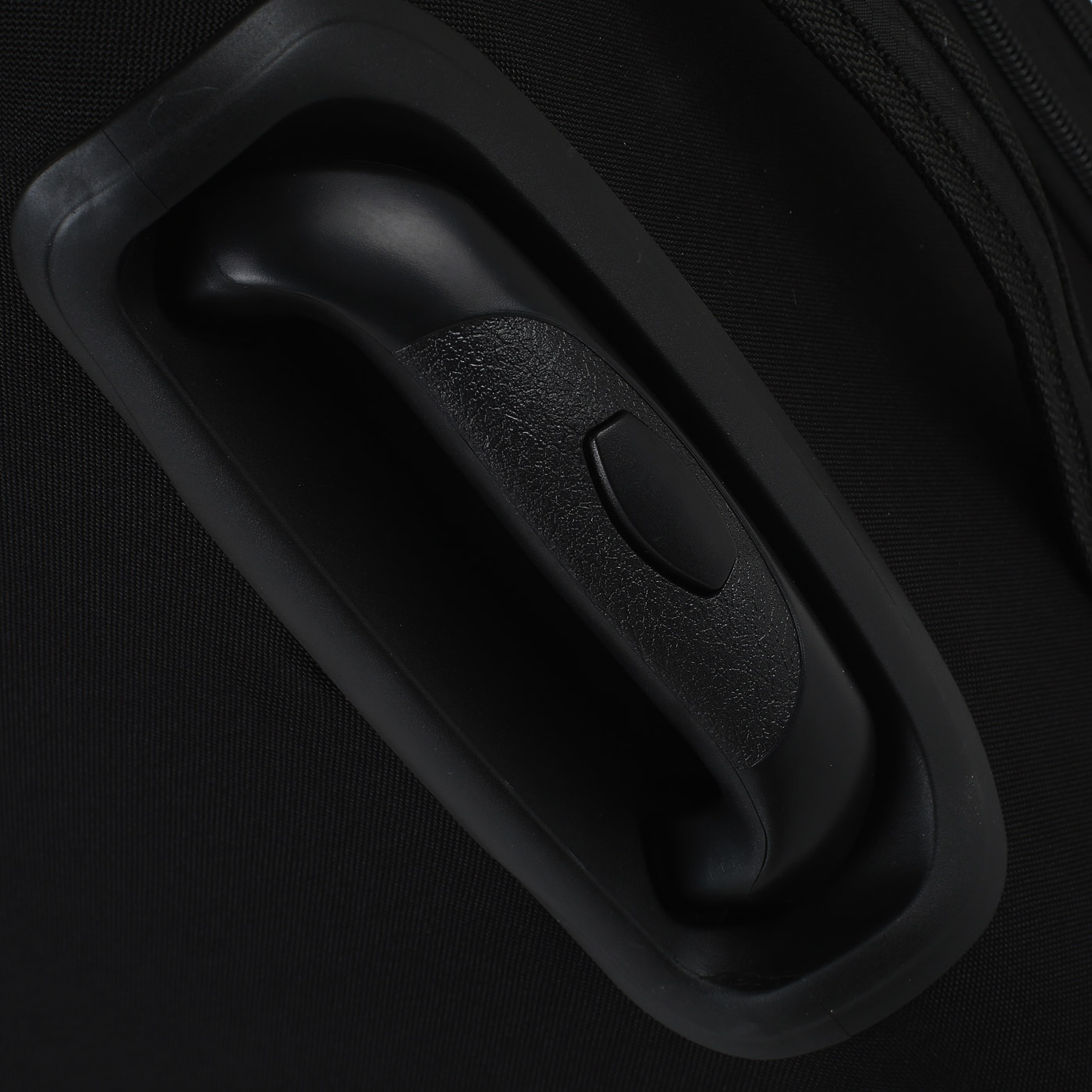 Чемодан средний M тканевый с кодовым замком American Tourister Eco Wanderer