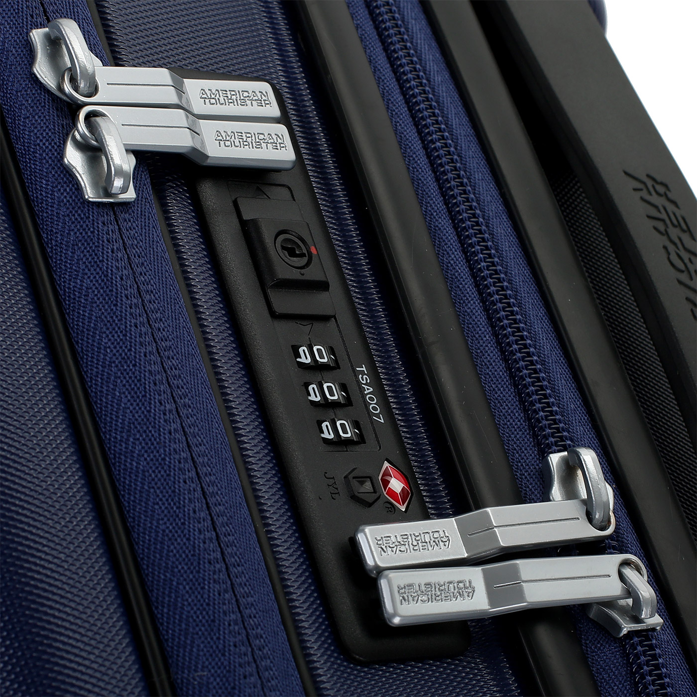 Чемодан для ручной клади из ABS-пластика с кодовым замком American Tourister Aero Racer