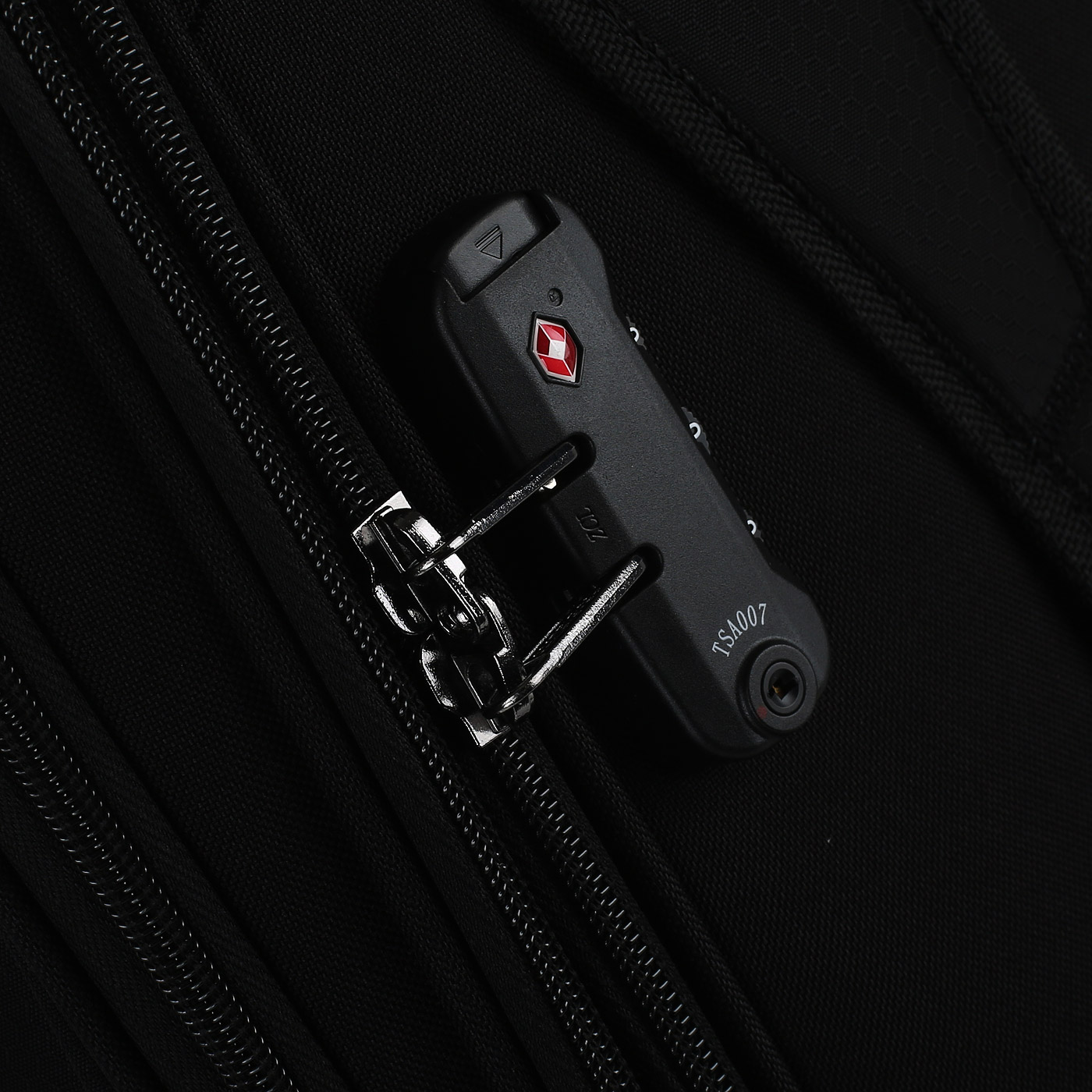 Чемодан большой L тканевый с кодовым замком American Tourister Eco Wanderer