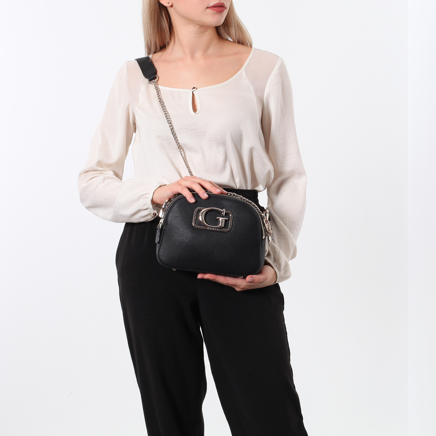 Сумка с цепочкой через плечо Guess Annarita