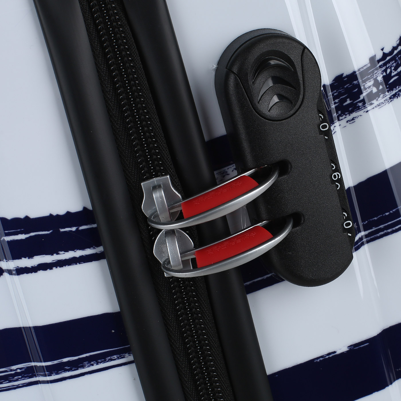 Детский чемодан с кодовым замком American Tourister Disney Legends