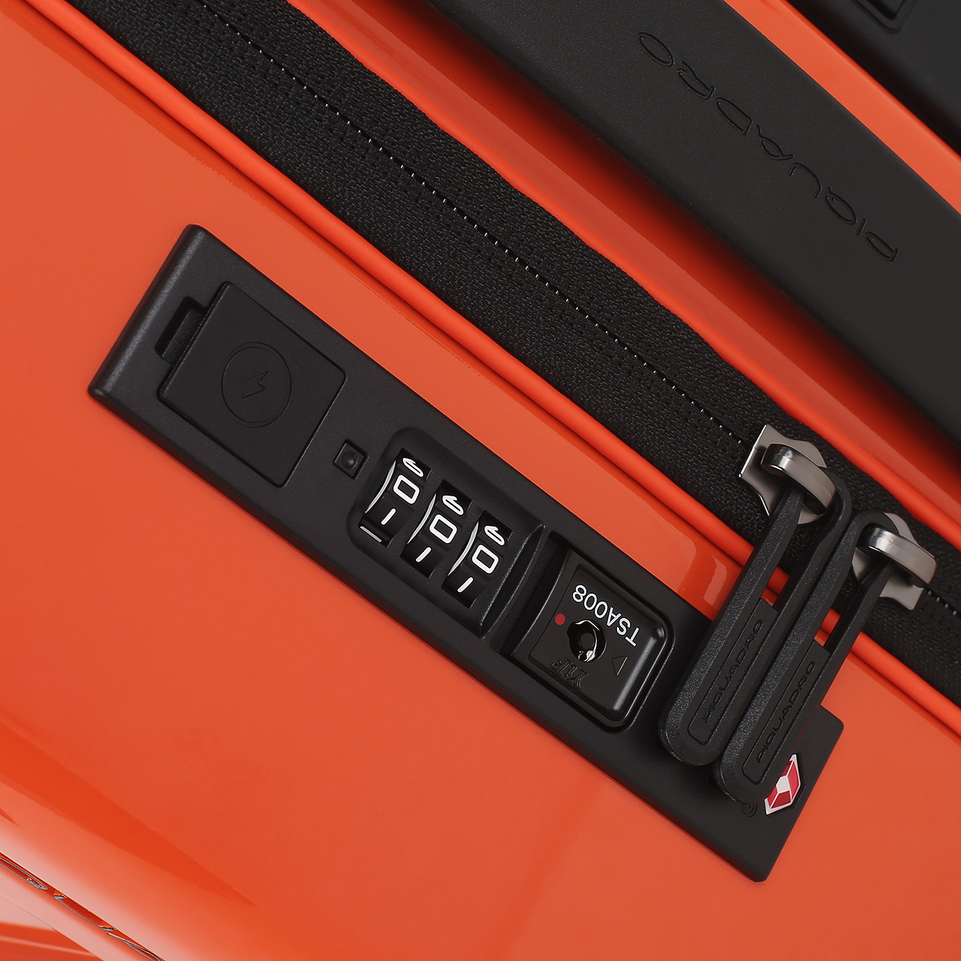 Чемодан для ручной клади из поликарбоната Piquadro PQ Light