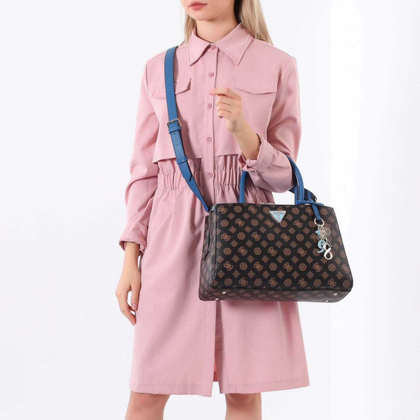 Сумка с логотипом бренда Guess Maddy