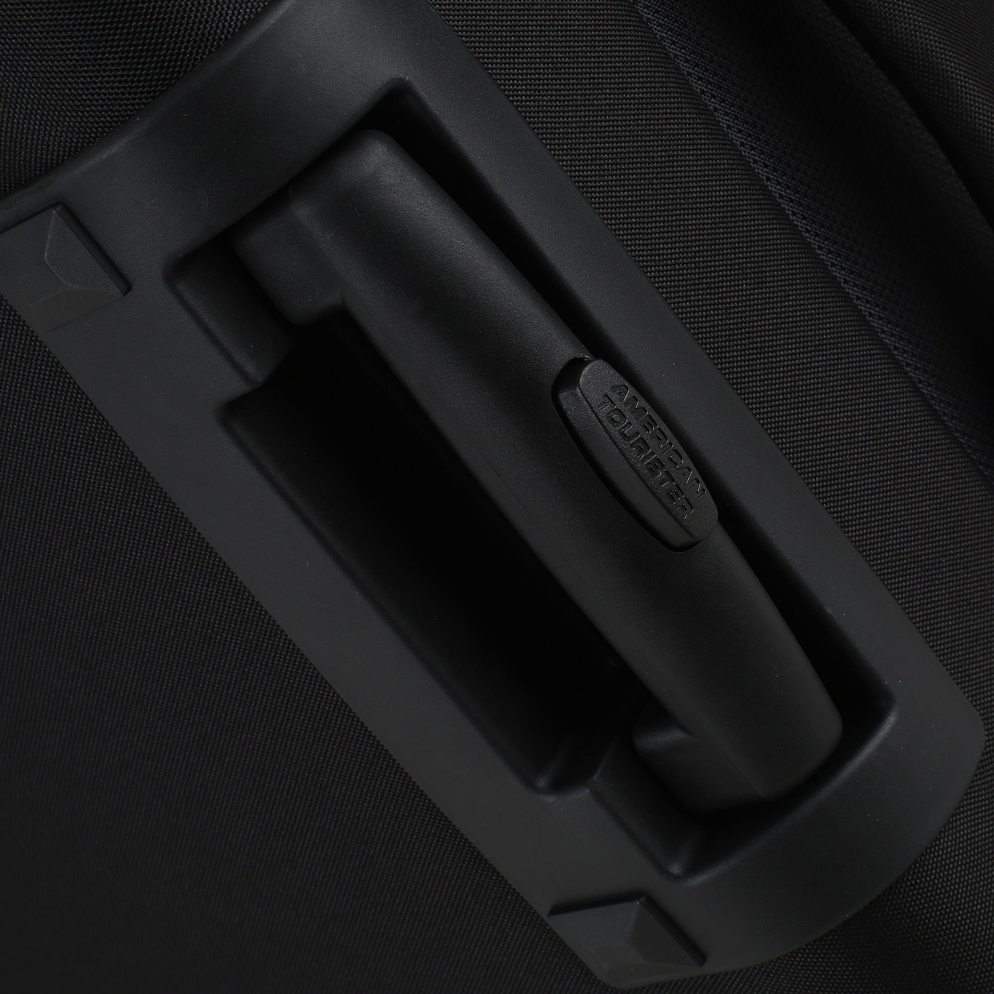 Чемодан большой L тканевый с кодовым замком American Tourister Holiday Heat