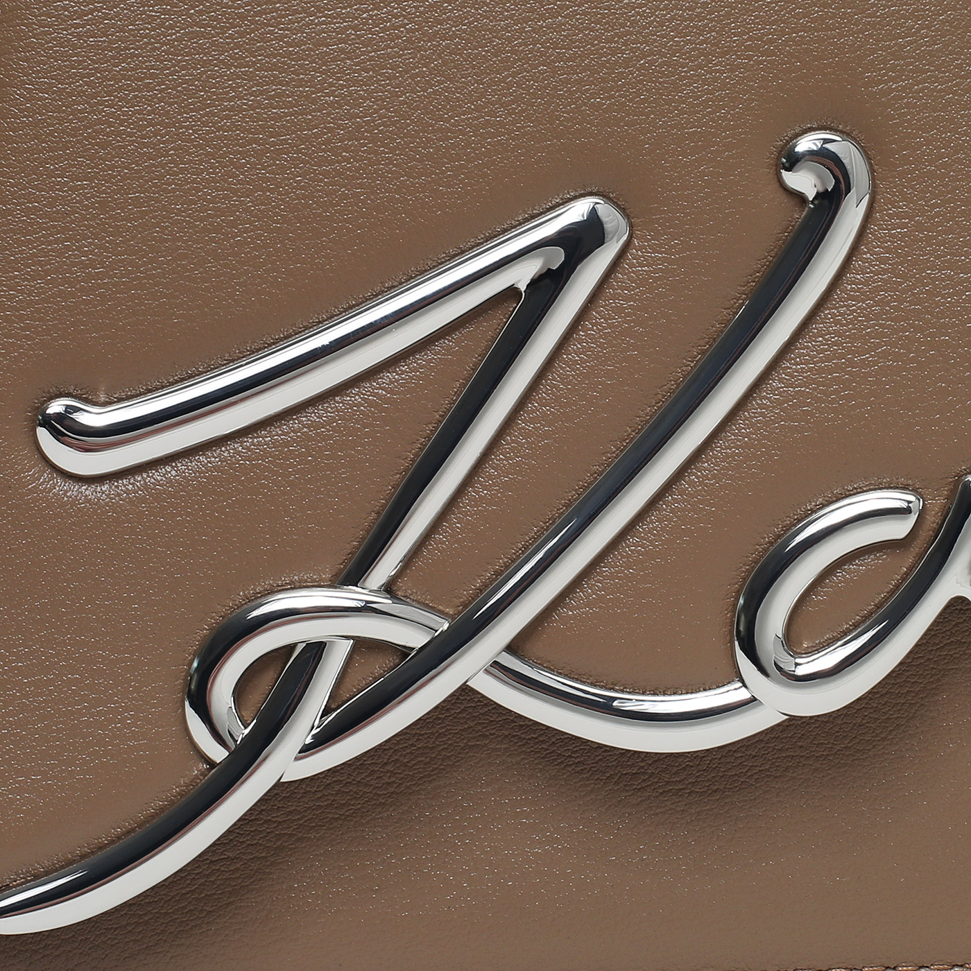 Кожаная сумка Karl Lagerfeld Signature