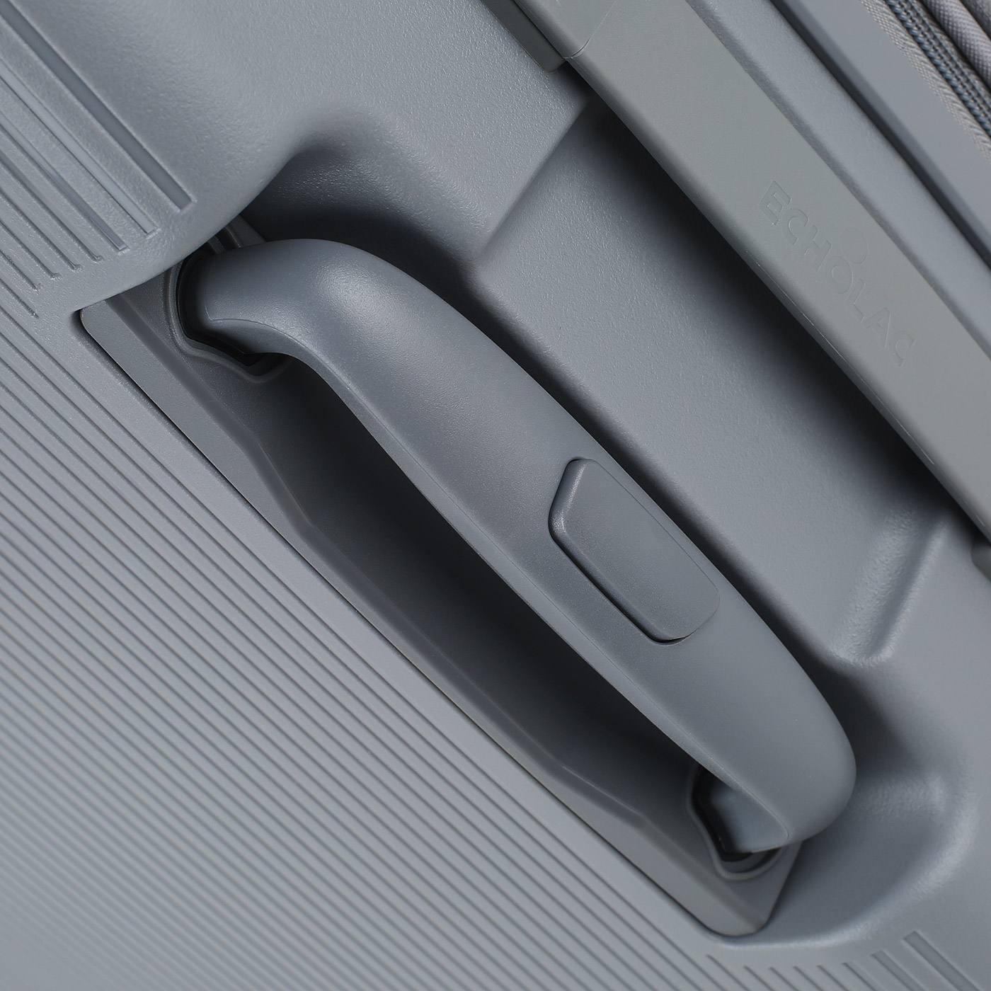 Чемодан средний M из полипропилена Echolac Forza