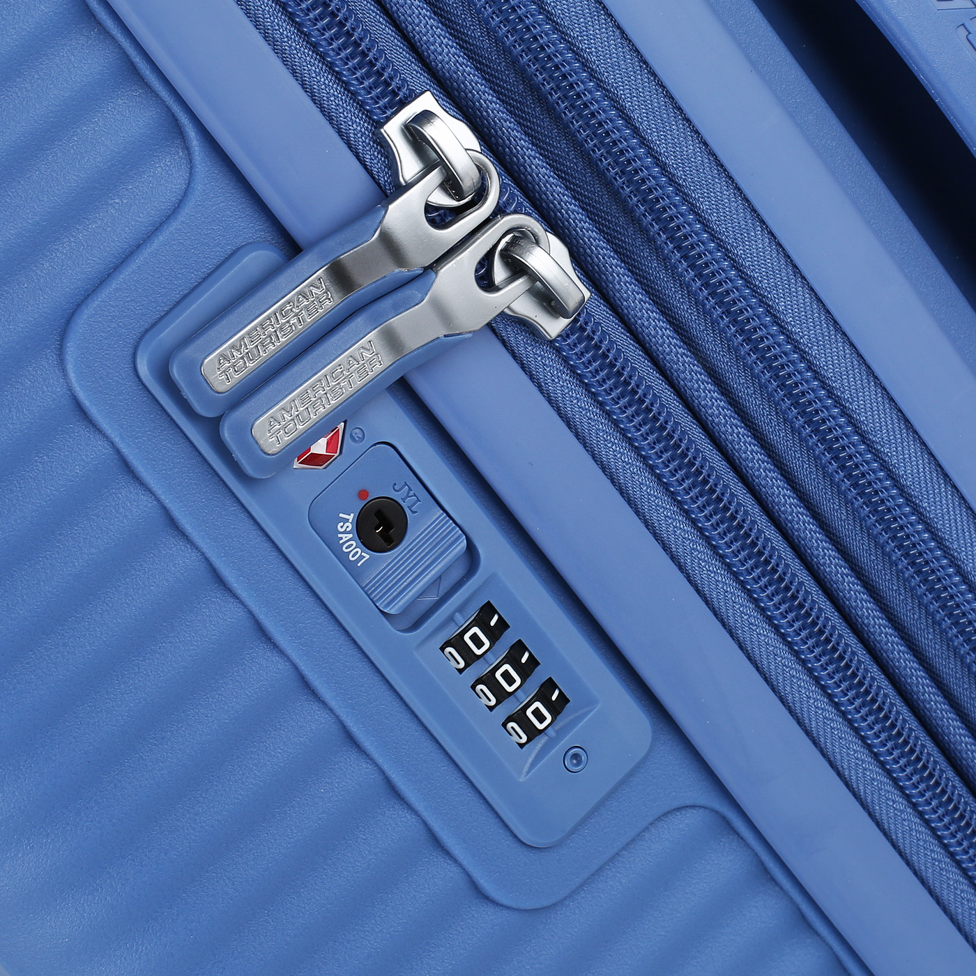 Чемодан большой L из полипропилена с кодовым замком American Tourister Soundbox