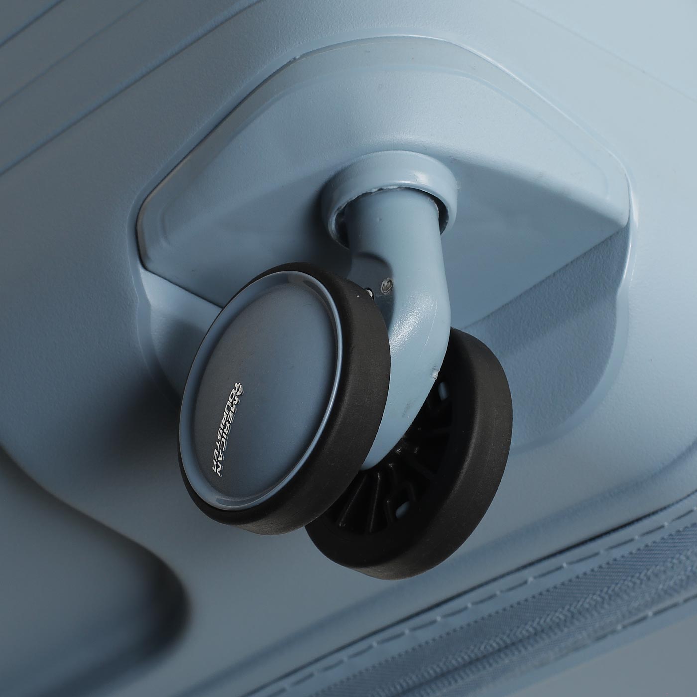 Чемодан большой L из полипропилена American Tourister Fastforward